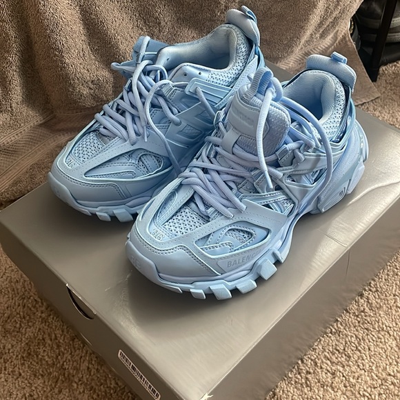 Gently used Balenciaga sneakers - Picture 5 of 9